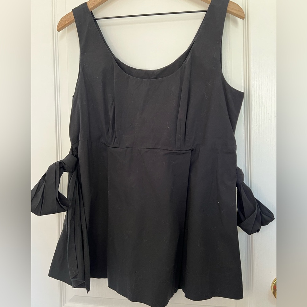 Ann Taylor Low Scoop Belted Top | 12